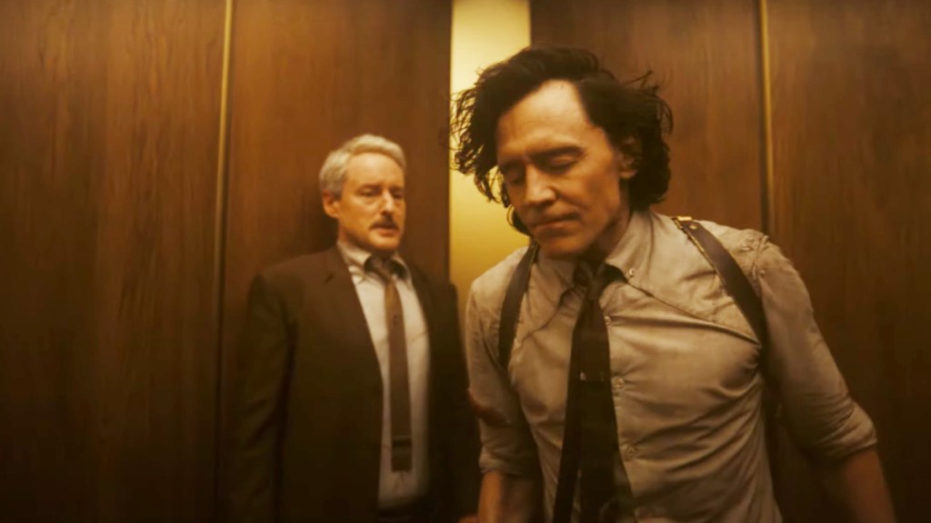 Loki (Tom Hiddleston) and Mobius M. Mobius (Owen Wilson) in Marvel Studios' Loki Season 2