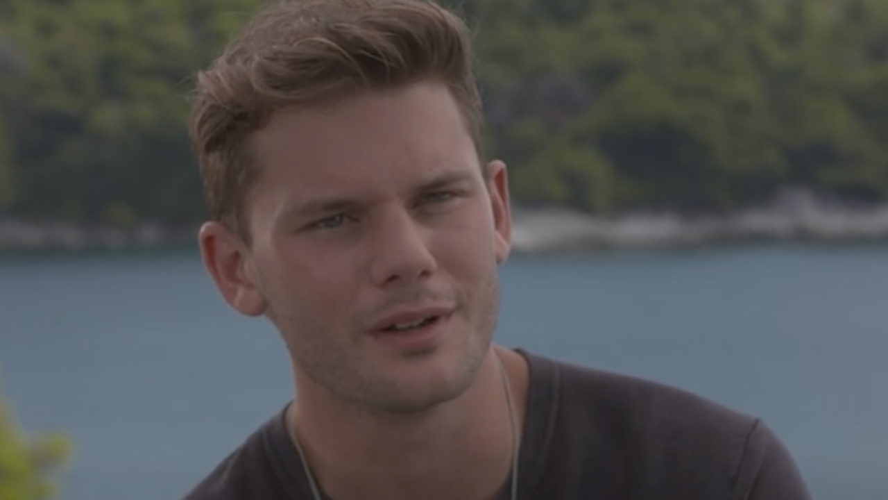 Jeremy Irvine, 28