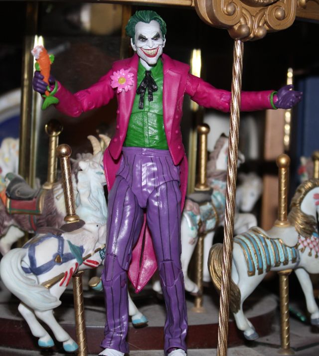 Batman: Three Jokers figures and more #11