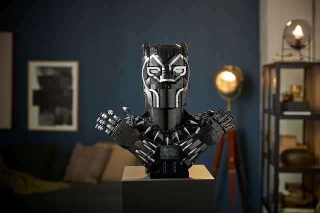 LEGO Black Panther 10