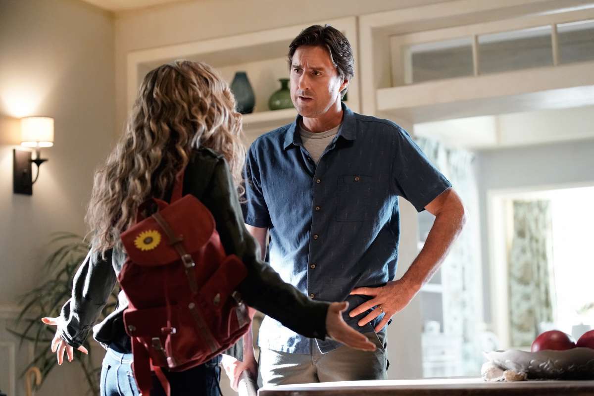 Brec Bassinger as Courtney Whitmore and Luke Wilson as Pat