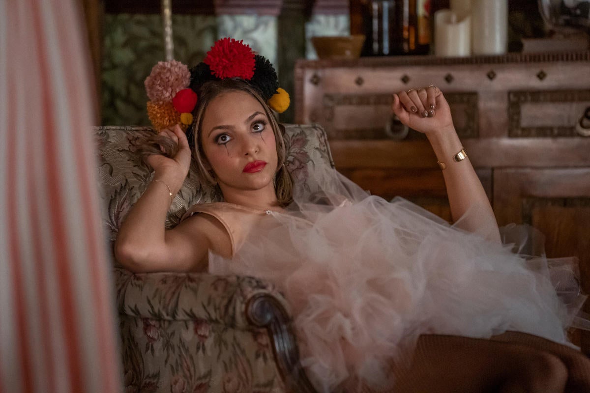 Tala Ashe as Zari Tarazi