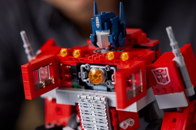 LEGO Optimus 11