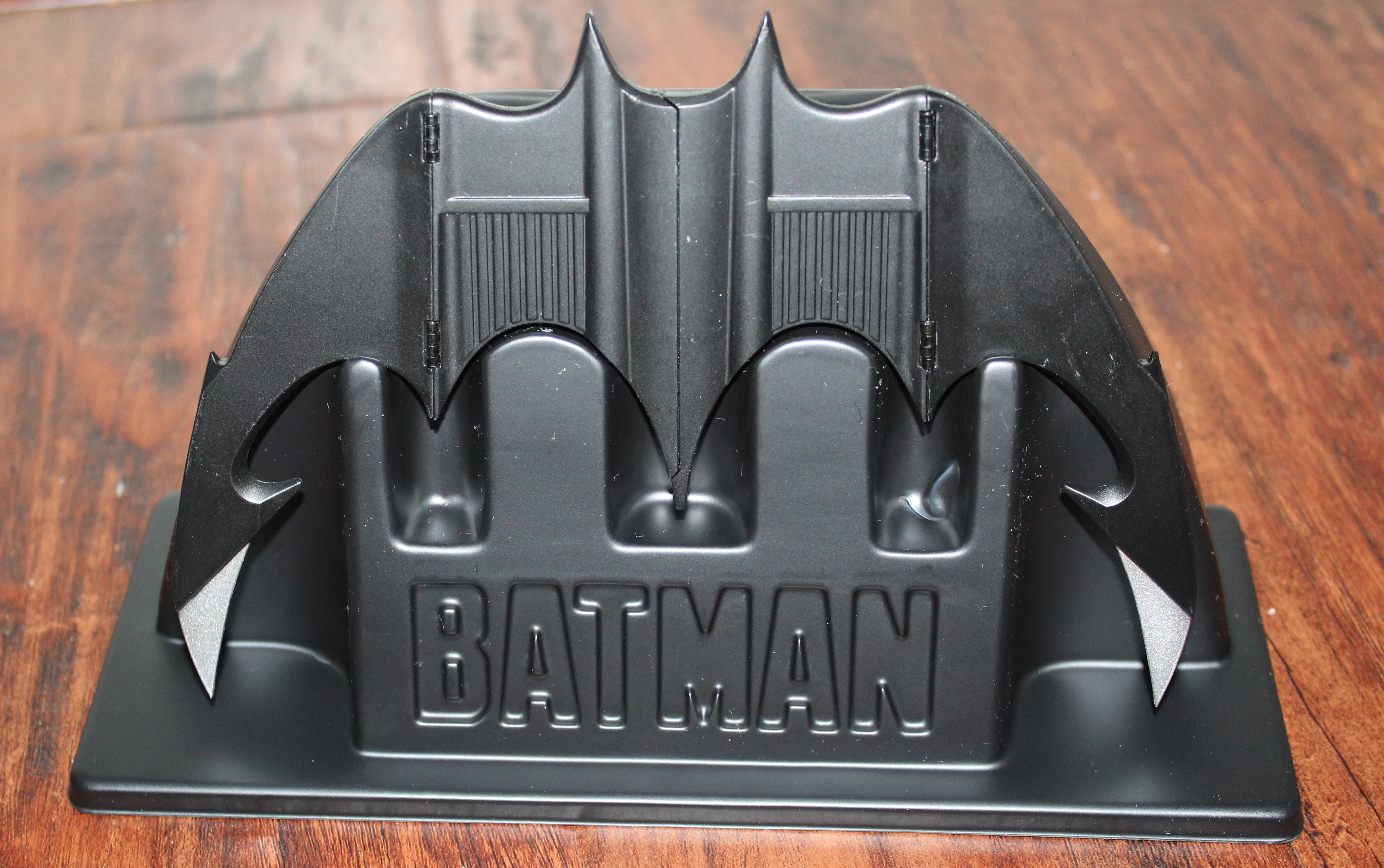 Batarang on stand