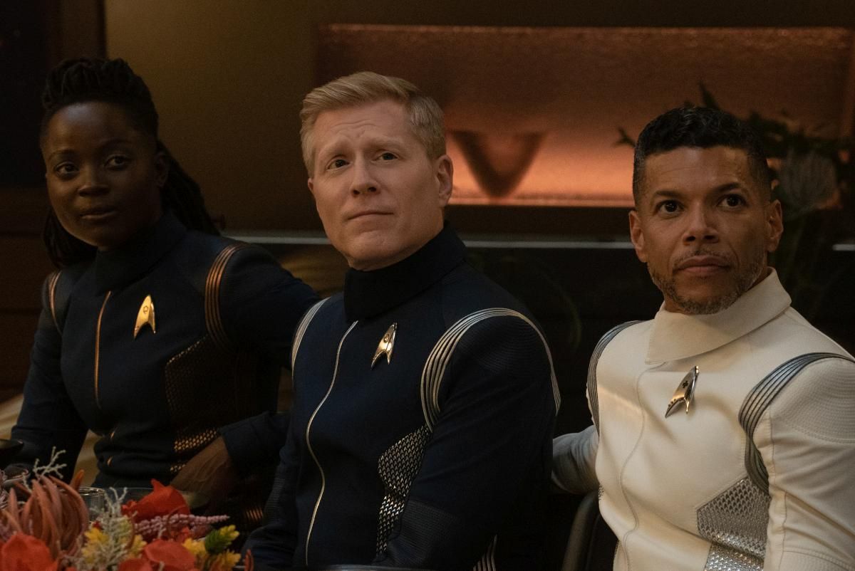 Oyin Oladejo as Owosekun, Anthony Rapp as Stamets, Wilson Cruz as Dr. Culber