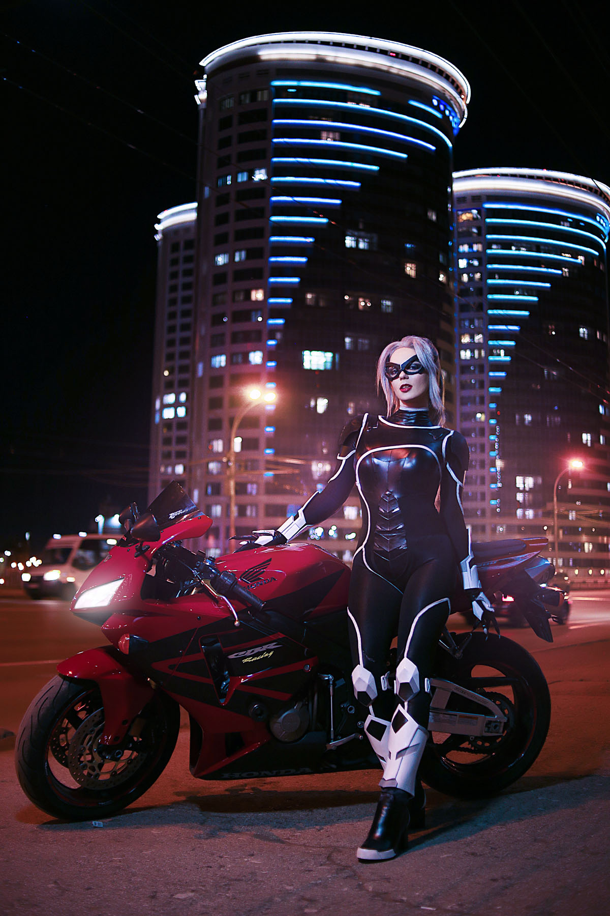 Superhero Hype Cosplay: Black Cat From Marvel's Spider-Man #4