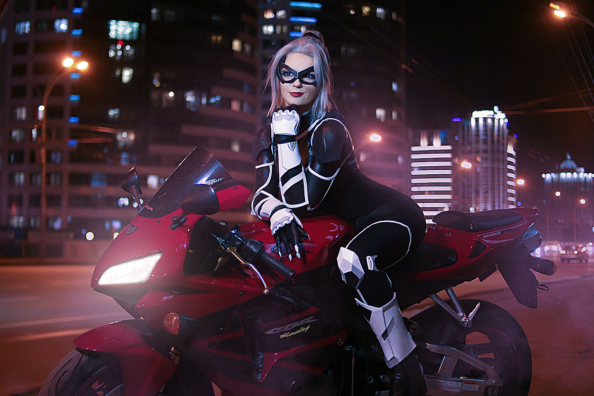 Superhero Hype Cosplay: Black Cat From Marvel's Spider-Man #7